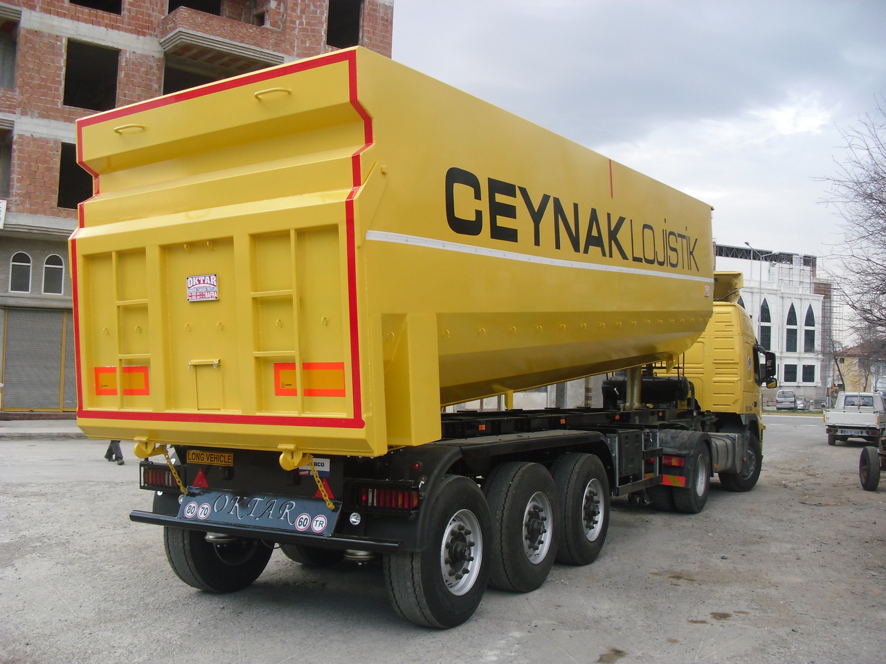 OKTAR TRAILER 2023 TIPPER TRAILER 2023 - Félpótkocsi billenőplatós: 2 kép. OKTAR TRAILER 2023 TIPPER TRAILER 2023 - Félpótkocsi billenőplatós: 2 kép.