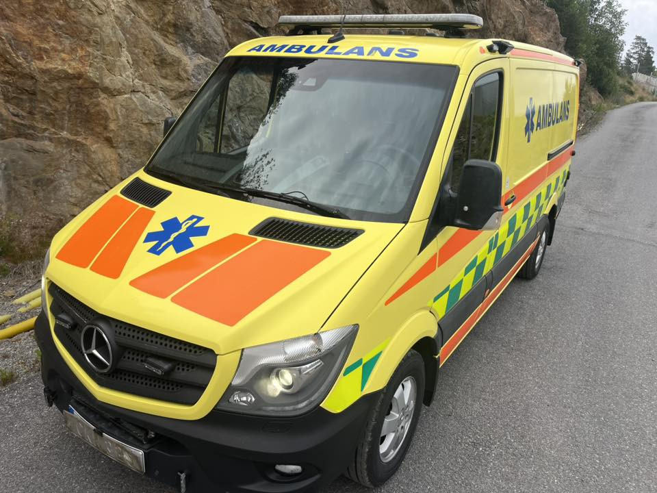 MERCEDES-BENZ Sprinter 319 - AMBULANCE - Mentőautó: 1 kép. MERCEDES-BENZ Sprinter 319 - AMBULANCE - Mentőautó: 1 kép.