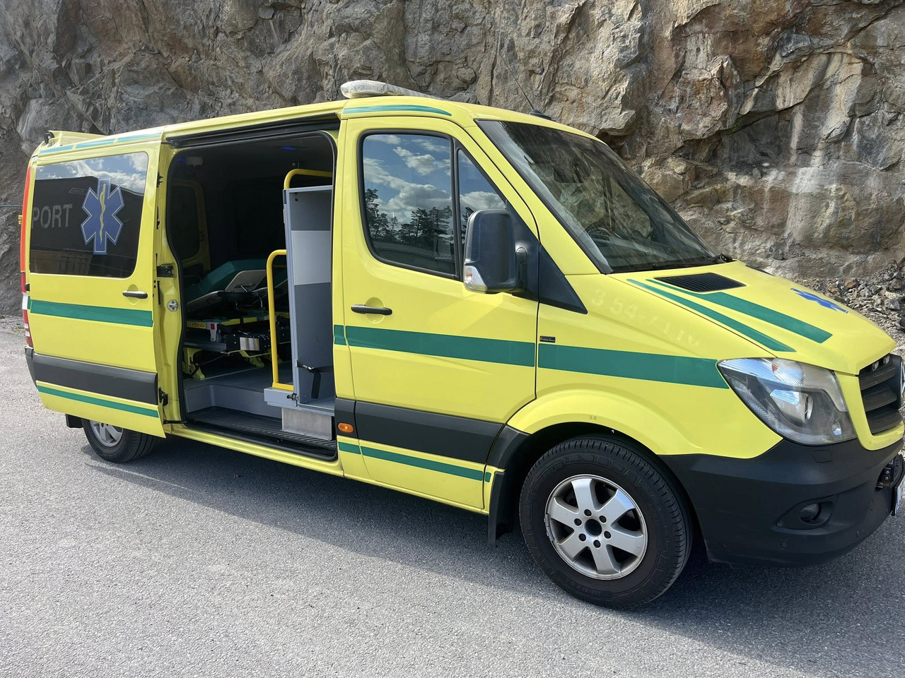 Mercedes-Benz Sprinter 316 - 2 stretcher AMBULANCE - RESERERAD !! - Mentőautó: 1 kép. Mercedes-Benz Sprinter 316 - 2 stretcher AMBULANCE - RESERERAD !! - Mentőautó: 1 kép.