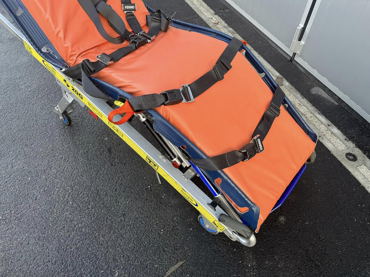 Stretcher Allfa Europé 20G - Mentőautó: 4 kép. Stretcher Allfa Europé 20G - Mentőautó: 4 kép.
