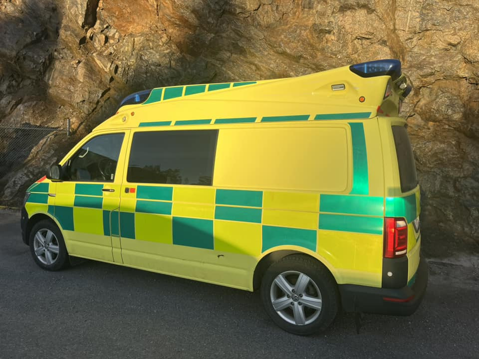 Volkswagen T6 4motions - AMBULANCE - RESERVERAD !! - Mentőautó: 3 kép. Volkswagen T6 4motions - AMBULANCE - RESERVERAD !! - Mentőautó: 3 kép.
