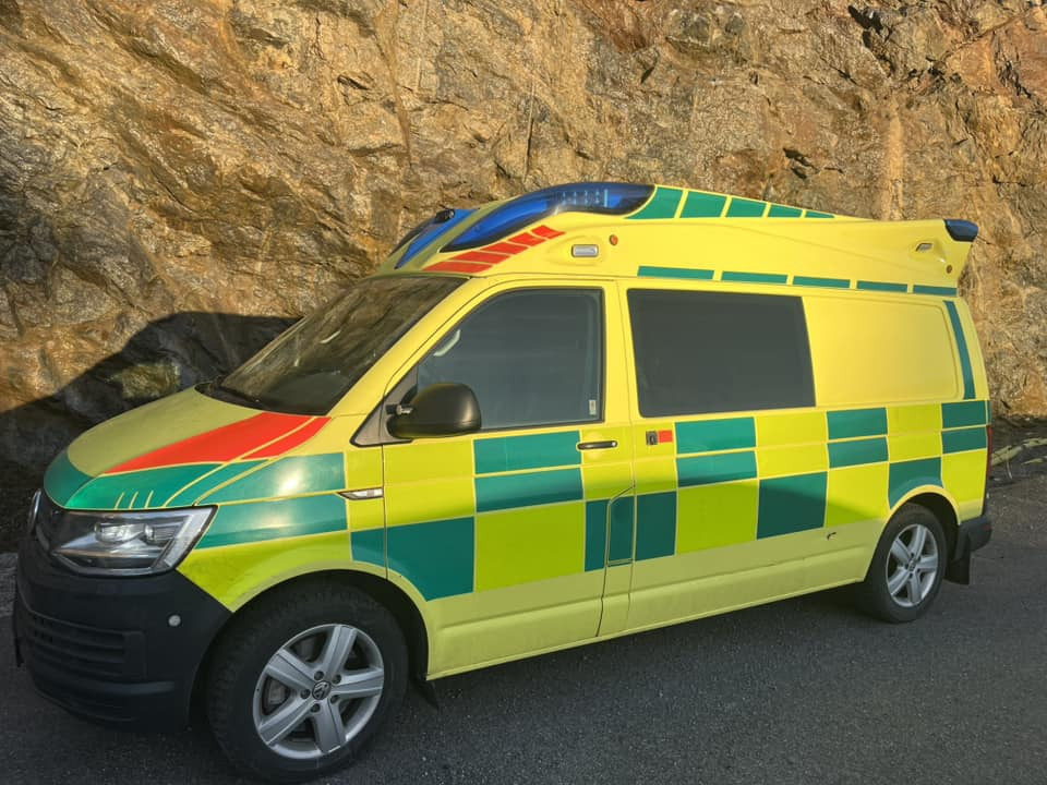 Volkswagen T6 4motions - AMBULANCE - RESERVERAD !! - Mentőautó: 2 kép. Volkswagen T6 4motions - AMBULANCE - RESERVERAD !! - Mentőautó: 2 kép.