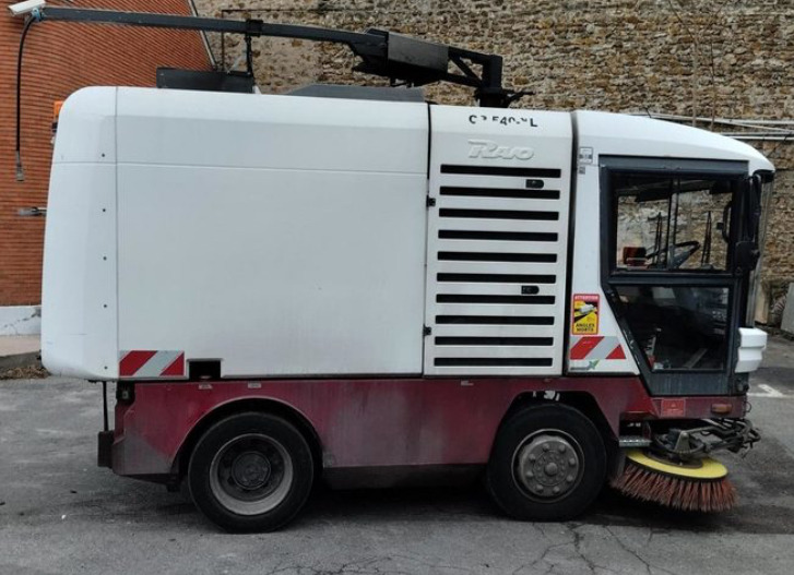 Ravo 540XL/545XL Kehrmaschine wie Citycat Cityfant Dulevo - Többcélú/ Speciális jármű: 4 kép. Ravo 540XL/545XL Kehrmaschine wie Citycat Cityfant Dulevo - Többcélú/ Speciális jármű: 4 kép.