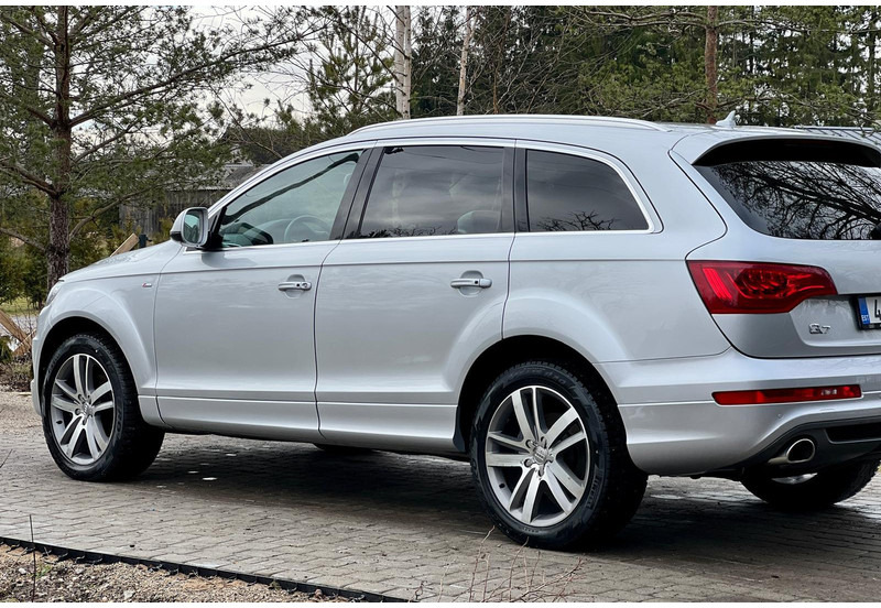 Audi Q7 - Autó: 3 kép. Audi Q7 - Autó: 3 kép.