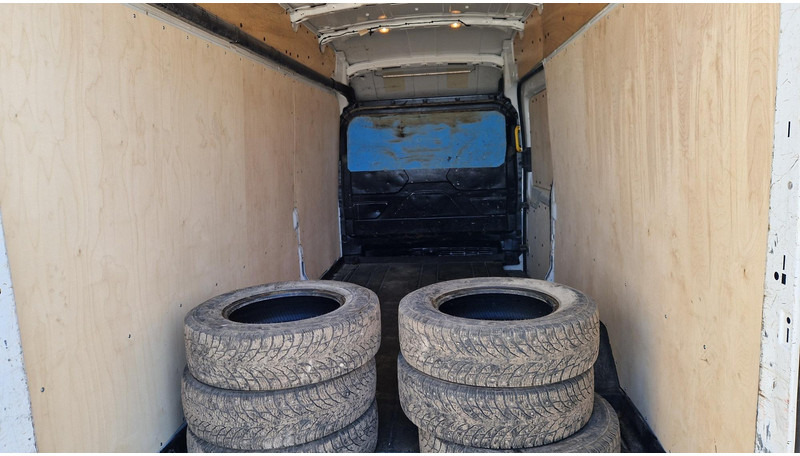 Ford Transit - Furgon: 5 kép. Ford Transit - Furgon: 5 kép.