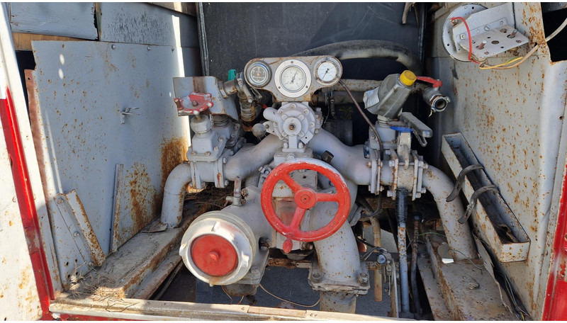 Mercedes-Benz 1113 4X4 new tank - Tűzoltóautó: 5 kép. Mercedes-Benz 1113 4X4 new tank - Tűzoltóautó: 5 kép.