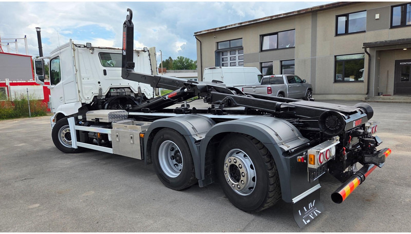 Mercedes-Benz Actros 2543 6X2*4 - Horgos rakodó teherautó: 4 kép. Mercedes-Benz Actros 2543 6X2*4 - Horgos rakodó teherautó: 4 kép.