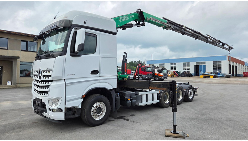 Mercedes-Benz Arocs 3253 8X4*4 Fassi F295 - Horgos rakodó teherautó, Darus autó: 1 kép. Mercedes-Benz Arocs 3253 8X4*4 Fassi F295 - Horgos rakodó teherautó, Darus autó: 1 kép.