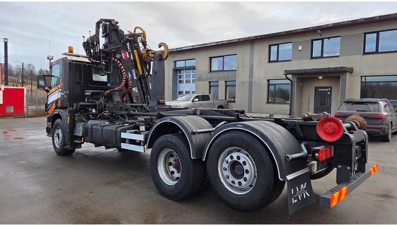 Scania P114 6X2*4 340 Jonsered 100Z - Horgos rakodó teherautó, Darus autó: 4 kép. Scania P114 6X2*4 340 Jonsered 100Z - Horgos rakodó teherautó, Darus autó: 4 kép.