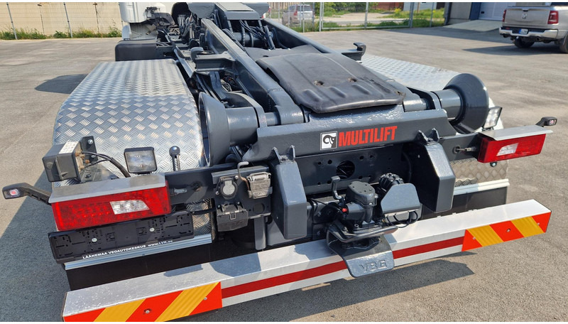 Scania R490 6X4 - Horgos rakodó teherautó: 5 kép. Scania R490 6X4 - Horgos rakodó teherautó: 5 kép.
