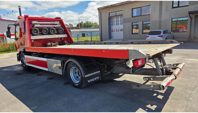 Volvo FL250 4X2 - Vontató: 4 kép. Volvo FL250 4X2 - Vontató: 4 kép.