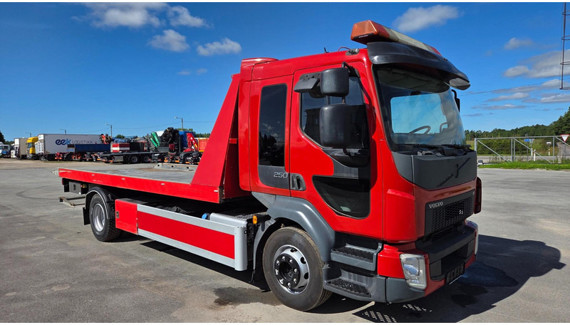 Volvo FL250 4X2 - Vontató: 2 kép. Volvo FL250 4X2 - Vontató: 2 kép.