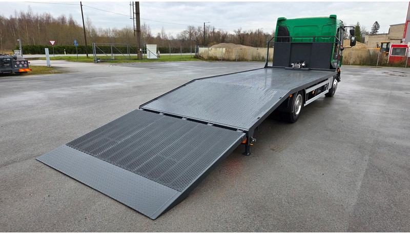 Autószállító teherautó Volvo FL250 4X2: 8 kép. Autószállító teherautó Volvo FL250 4X2: 8 kép.