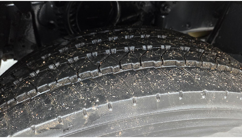 Autószállító teherautó Volvo FL250 4X2: 13 kép. Autószállító teherautó Volvo FL250 4X2: 13 kép.