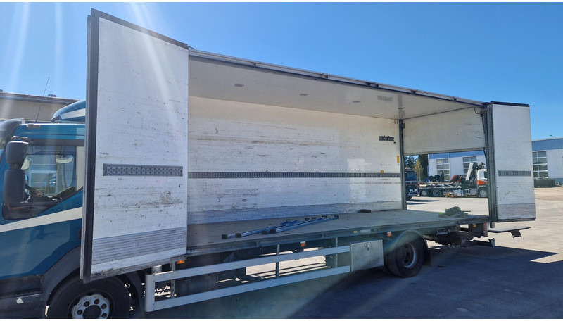 Volvo FL260 4X2 - Dobozos felépítményű teherautó: 5 kép. Volvo FL260 4X2 - Dobozos felépítményű teherautó: 5 kép.