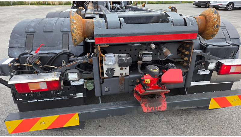 Volvo FM460 6X2*4 - Horgos rakodó teherautó: 5 kép. Volvo FM460 6X2*4 - Horgos rakodó teherautó: 5 kép.