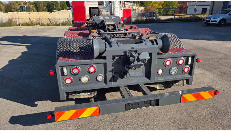 Volvo FM460 8X2*6 - Horgos rakodó teherautó: 5 kép. Volvo FM460 8X2*6 - Horgos rakodó teherautó: 5 kép.