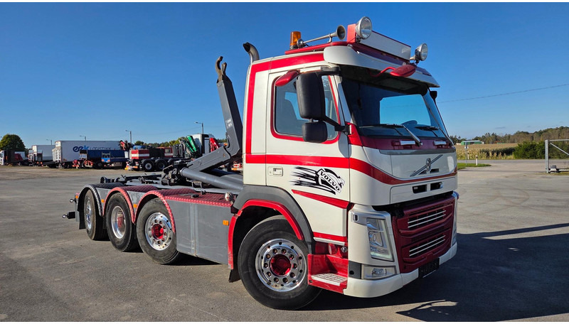 Volvo FM460 8X2*6 - Horgos rakodó teherautó: 2 kép. Volvo FM460 8X2*6 - Horgos rakodó teherautó: 2 kép.
