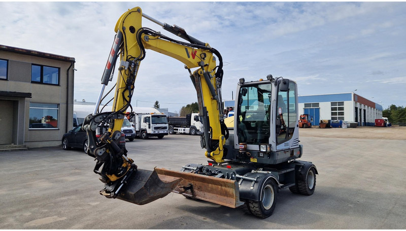 WACKER NEUSON EW65 - Gumikerekes kotró: 1 kép. WACKER NEUSON EW65 - Gumikerekes kotró: 1 kép.