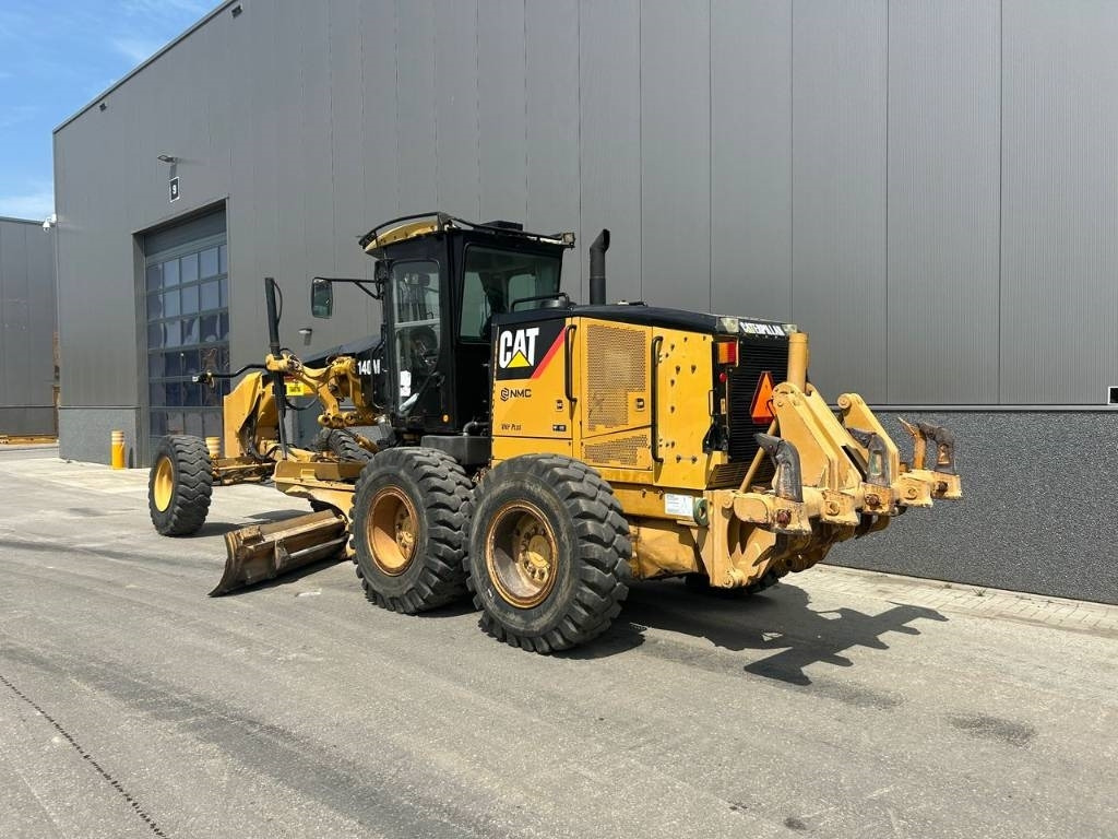 CAT 140 M (CE Certified) - Gréder: 3 kép. CAT 140 M (CE Certified) - Gréder: 3 kép.