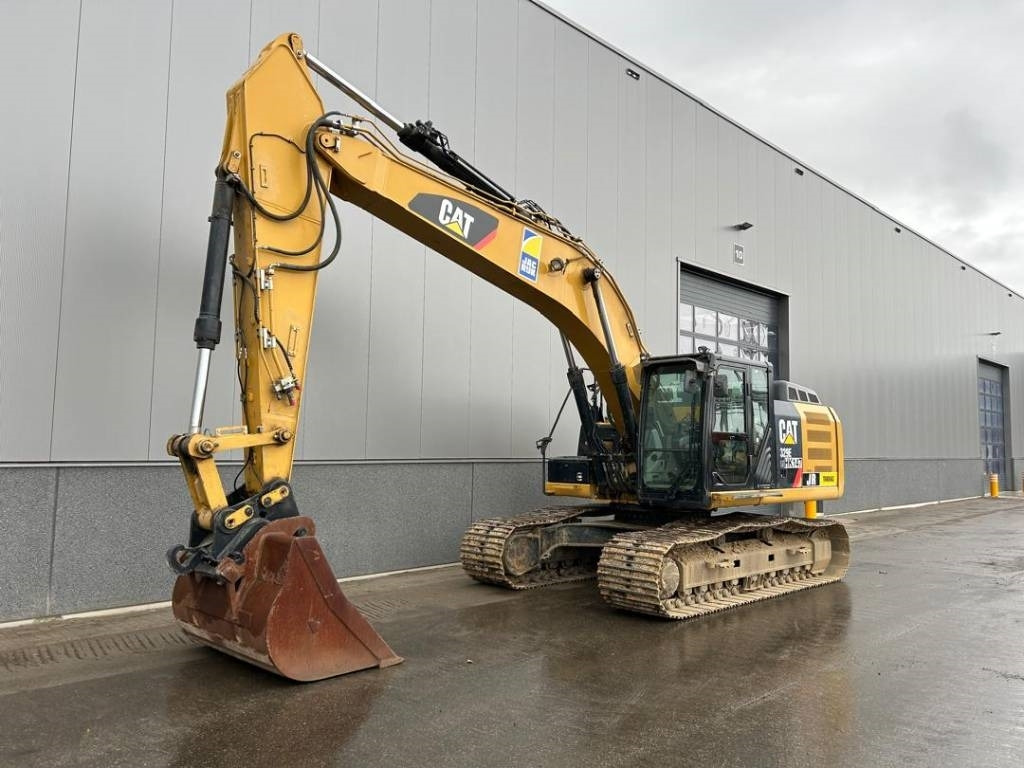 CAT 329 E LN - Lánctalpas kotró: 2 kép. CAT 329 E LN - Lánctalpas kotró: 2 kép.