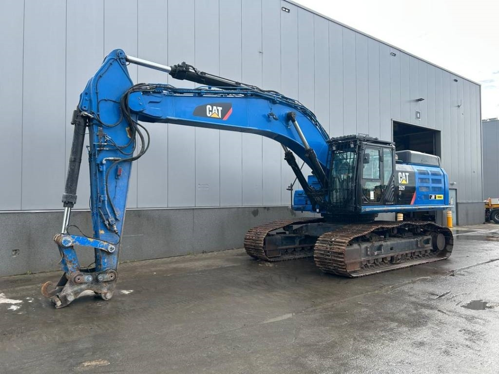CAT 352 F XE - Lánctalpas kotró: 2 kép. CAT 352 F XE - Lánctalpas kotró: 2 kép.