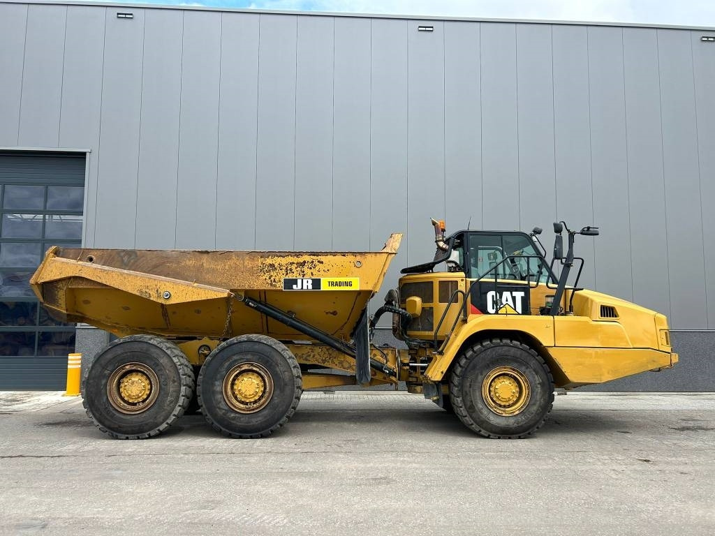 CAT 730 C2 (CE marked / under preparation) - Csuklós dömper: 4 kép. CAT 730 C2 (CE marked / under preparation) - Csuklós dömper: 4 kép.