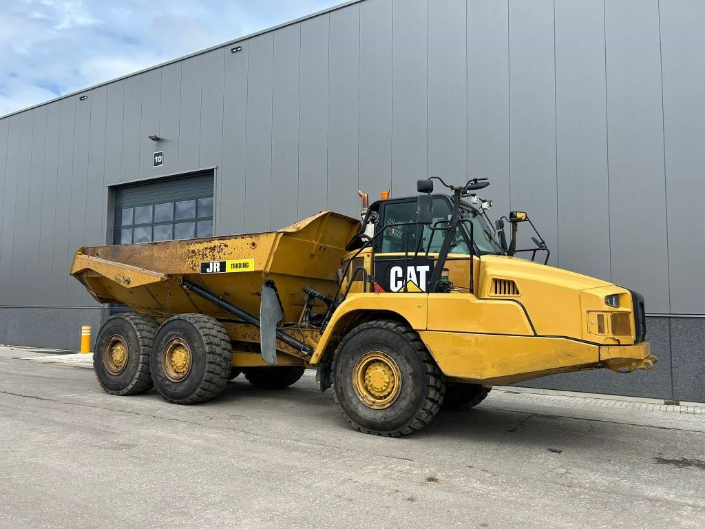 CAT 730 C2 (CE marked / under preparation) - Csuklós dömper: 3 kép. CAT 730 C2 (CE marked / under preparation) - Csuklós dömper: 3 kép.