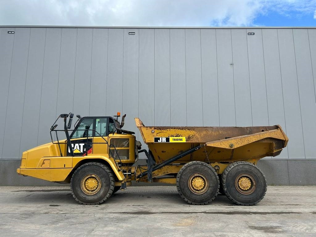 CAT 730 C2 (CE marked / under preparation) - Csuklós dömper: 1 kép. CAT 730 C2 (CE marked / under preparation) - Csuklós dömper: 1 kép.