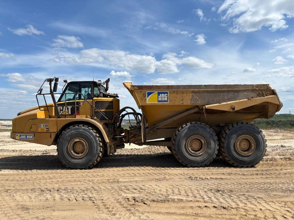 CAT 745 C (3 units available / Under Preparation) - Csuklós dömper: 2 kép. CAT 745 C (3 units available / Under Preparation) - Csuklós dömper: 2 kép.