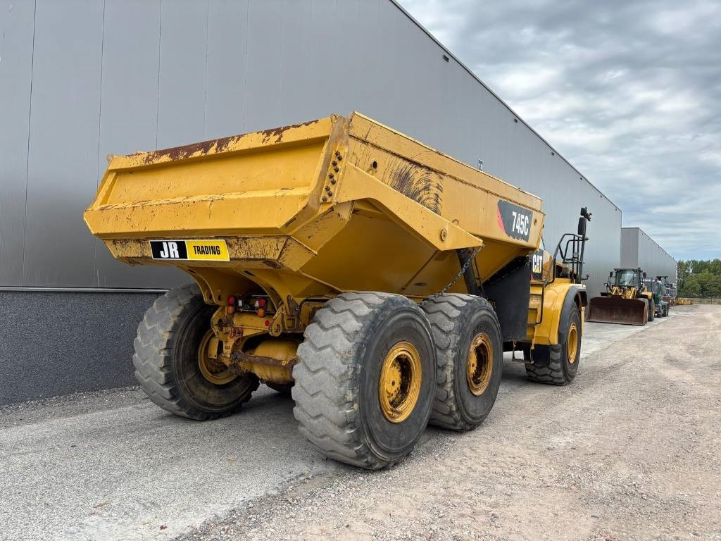 CAT 745 C - Csuklós dömper: 5 kép. CAT 745 C - Csuklós dömper: 5 kép.