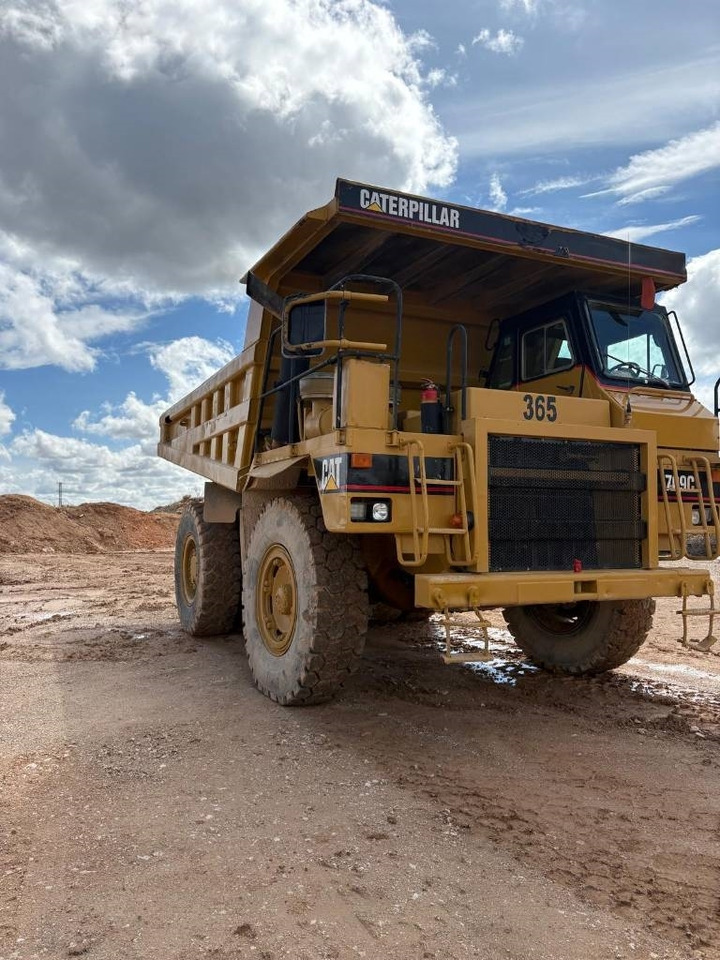 CAT 769 C (CE Certified) - Bánya teherautó: 4 kép. CAT 769 C (CE Certified) - Bánya teherautó: 4 kép.