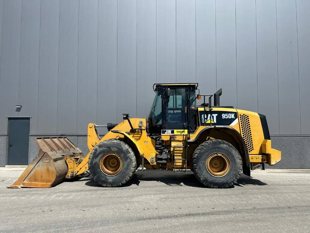 CAT 950 K - Gumikerekes homlokrakodó: 1 kép. CAT 950 K - Gumikerekes homlokrakodó: 1 kép.