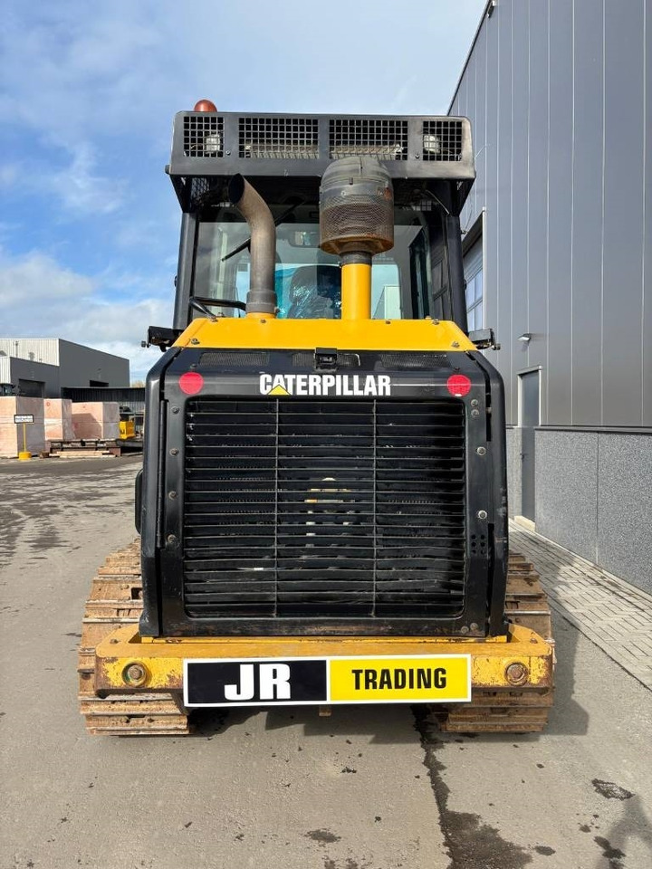 CAT 953 D - Lánctalpas homlokrakodó: 4 kép. CAT 953 D - Lánctalpas homlokrakodó: 4 kép.