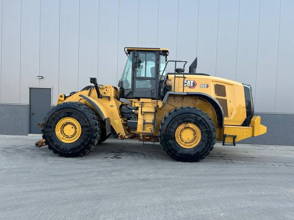 CAT 980 - Gumikerekes homlokrakodó: 1 kép. CAT 980 - Gumikerekes homlokrakodó: 1 kép.