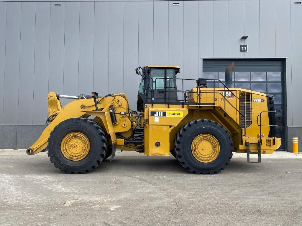 CAT 988K XE (CE + EPA) / (Unused L5 Tyres) - Gumikerekes homlokrakodó: 1 kép. CAT 988K XE (CE + EPA) / (Unused L5 Tyres) - Gumikerekes homlokrakodó: 1 kép.