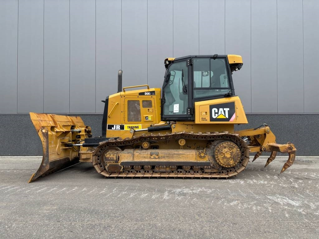CAT D 6 K 2 XL (CE + EPA) - Buldózer: 2 kép. CAT D 6 K 2 XL (CE + EPA) - Buldózer: 2 kép.