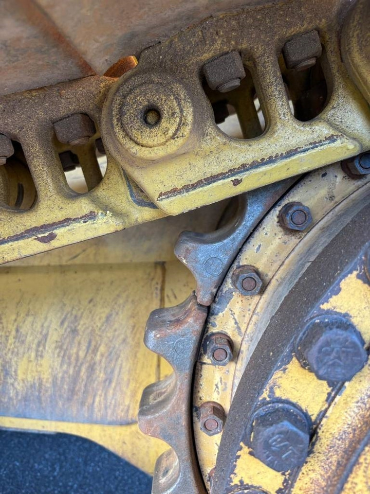 CAT D 6 T LGP (CE / New UC) - Buldózer: 5 kép. CAT D 6 T LGP (CE / New UC) - Buldózer: 5 kép.