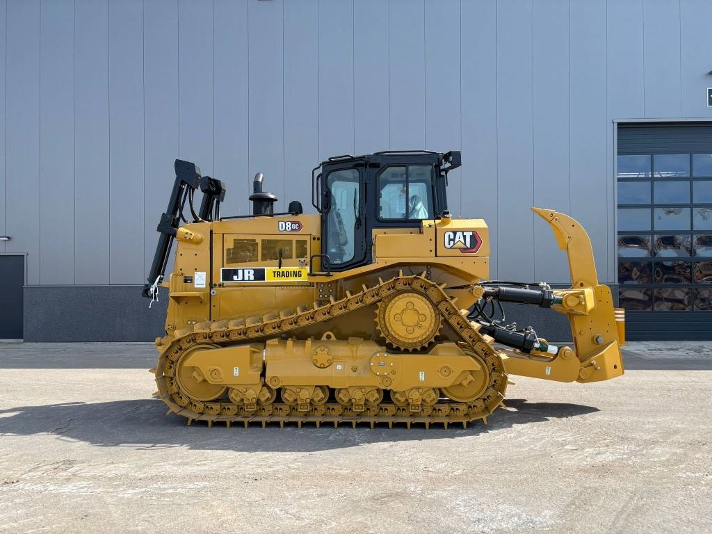 CAT D 8 - D 8 GC - D 8 T - D 8 R - Buldózer: 2 kép. CAT D 8 - D 8 GC - D 8 T - D 8 R - Buldózer: 2 kép.