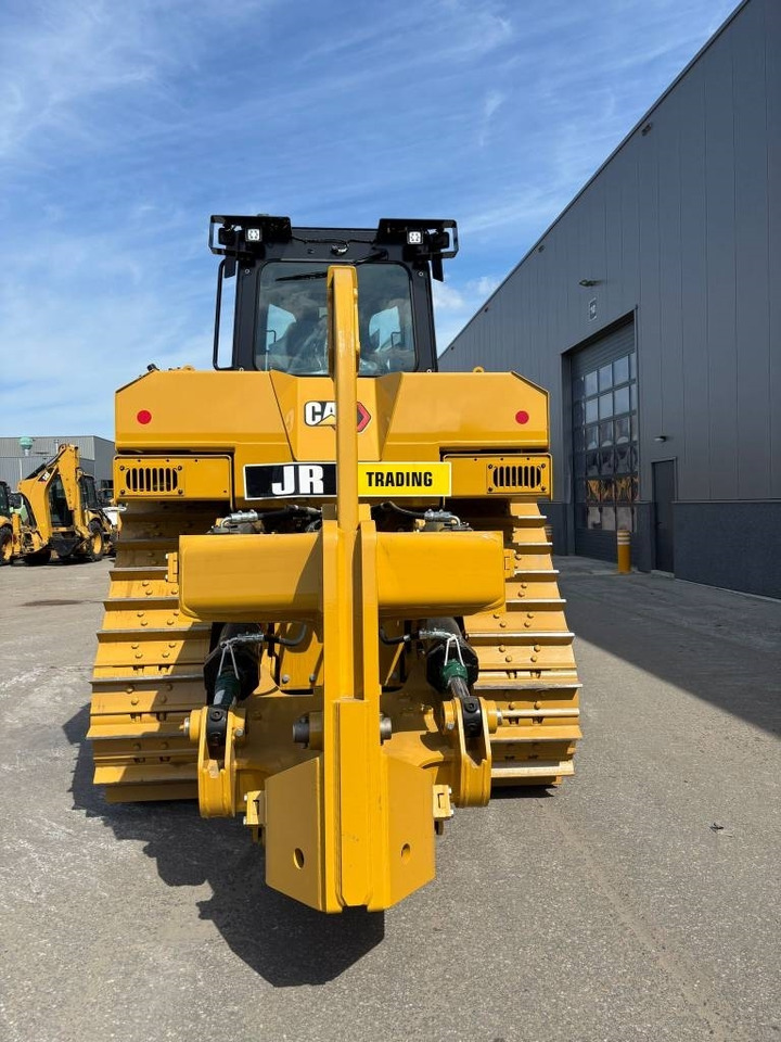 CAT D 8 - D 8 GC - D 8 T - D 8 R - Buldózer: 3 kép. CAT D 8 - D 8 GC - D 8 T - D 8 R - Buldózer: 3 kép.