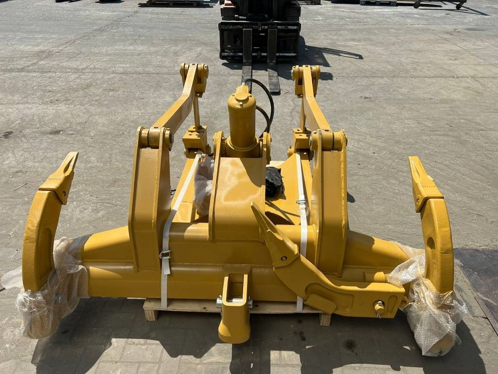 CAT D6T - D6R NEW RIPPER - Lazító - Építőipari gépek: 1 kép. CAT D6T - D6R NEW RIPPER - Lazító - Építőipari gépek: 1 kép.