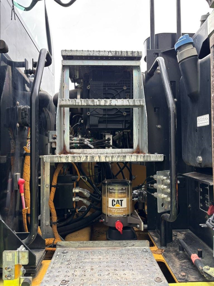 Gumikerekes kotró CAT M 320 F: 24 kép. Gumikerekes kotró CAT M 320 F: 24 kép.