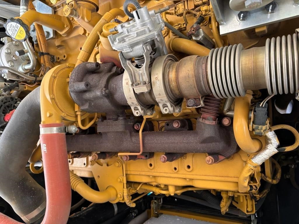 Gumikerekes kotró CAT M 320 F: 22 kép. Gumikerekes kotró CAT M 320 F: 22 kép.
