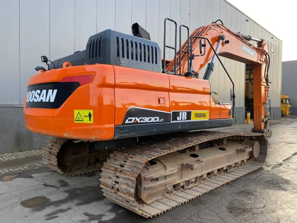 Doosan DX 300 LC-7 - Lánctalpas kotró: 5 kép. Doosan DX 300 LC-7 - Lánctalpas kotró: 5 kép.