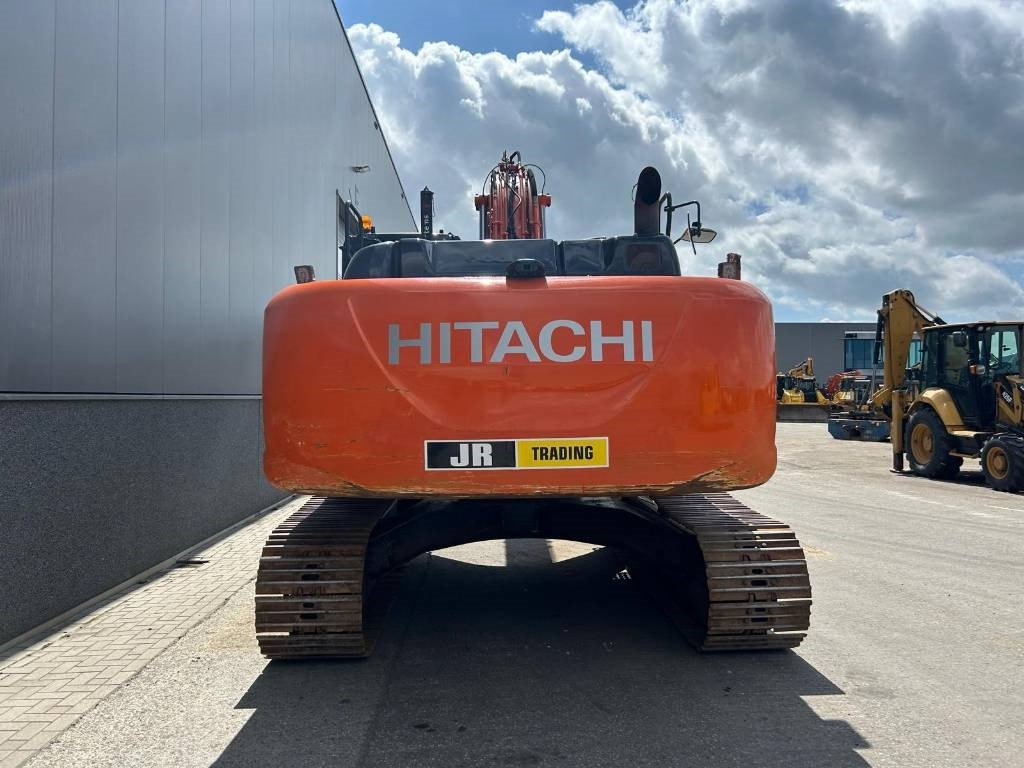 Hitachi ZX 250 LC-6 (GPS Prepared) - Lánctalpas kotró: 4 kép. Hitachi ZX 250 LC-6 (GPS Prepared) - Lánctalpas kotró: 4 kép.