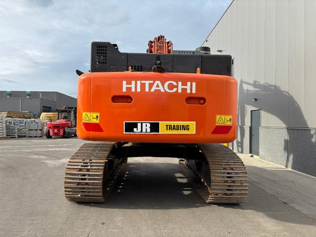 Hitachi ZX 490 LC H-6 - Lánctalpas kotró: 3 kép. Hitachi ZX 490 LC H-6 - Lánctalpas kotró: 3 kép.