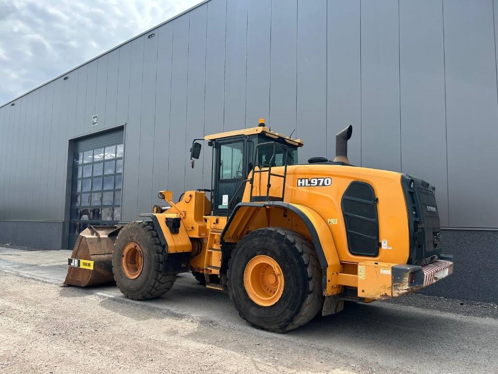 Hyundai HL 970 - Gumikerekes homlokrakodó: 3 kép. Hyundai HL 970 - Gumikerekes homlokrakodó: 3 kép.