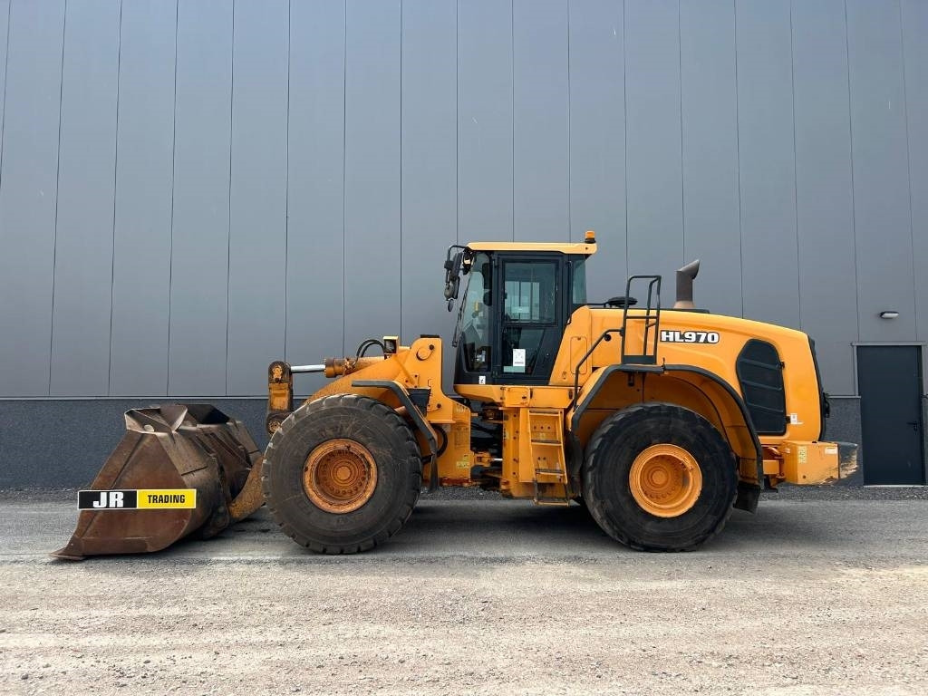 Hyundai HL 970 - Gumikerekes homlokrakodó: 1 kép. Hyundai HL 970 - Gumikerekes homlokrakodó: 1 kép.