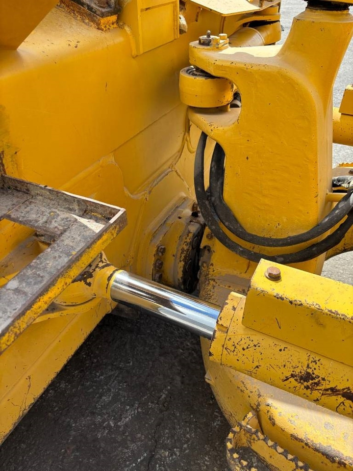 Buldózer Komatsu D 61 EX-24 (GPS Prepared): 19 kép. Buldózer Komatsu D 61 EX-24 (GPS Prepared): 19 kép.