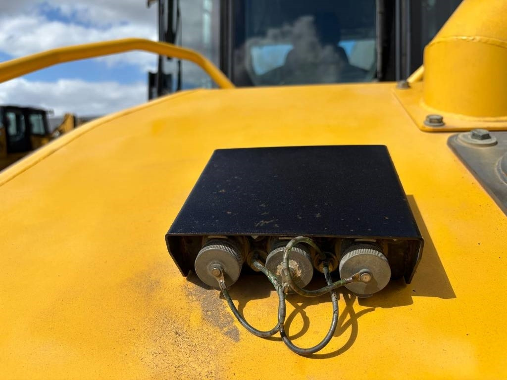 Buldózer Komatsu D 61 EX-24 (GPS Prepared): 23 kép. Buldózer Komatsu D 61 EX-24 (GPS Prepared): 23 kép.